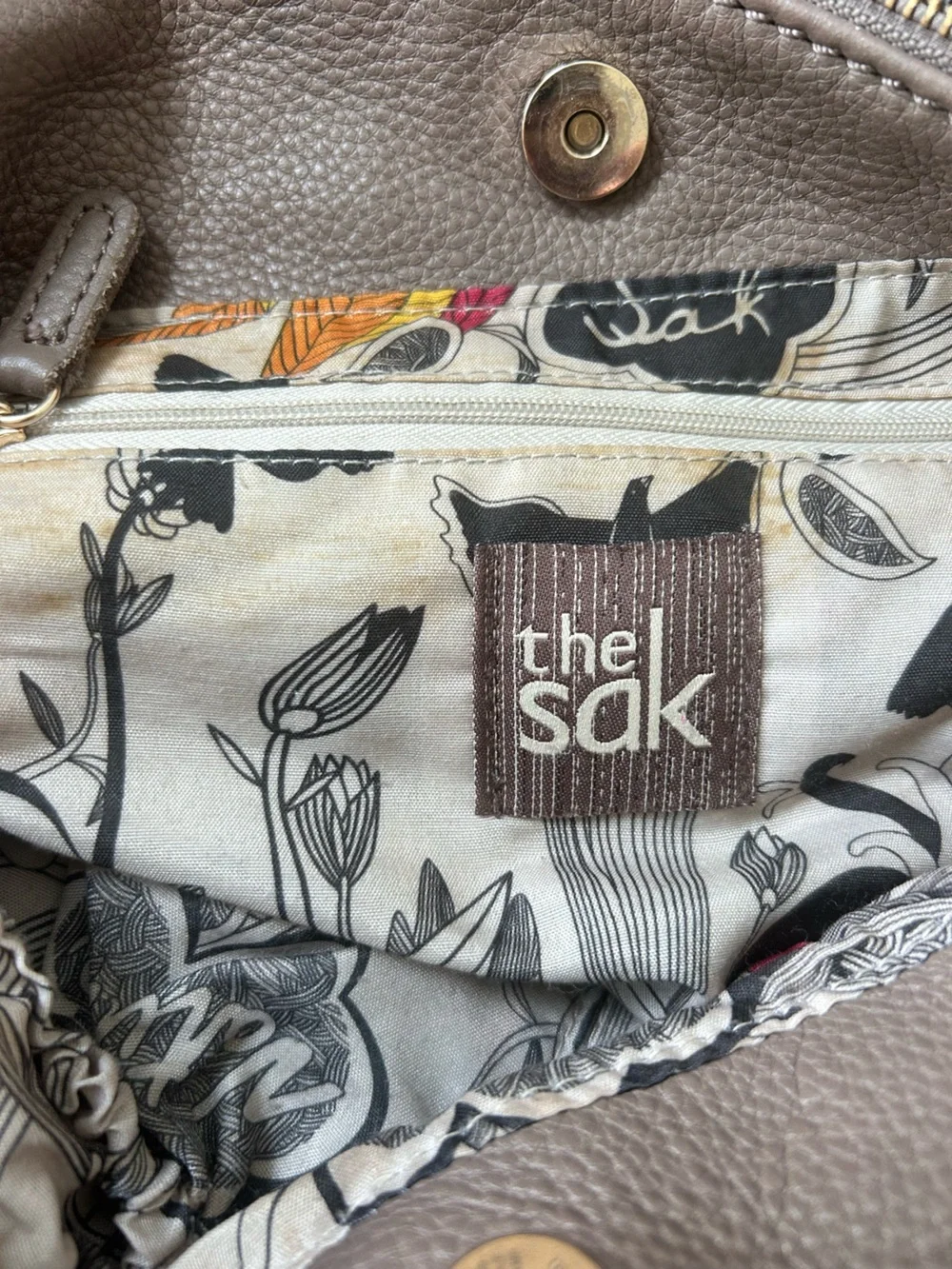The Sak sak pebbled
